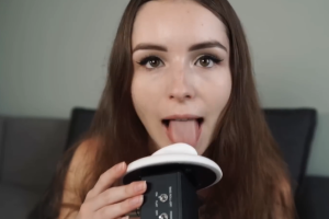 舔耳（22.07.28~2）