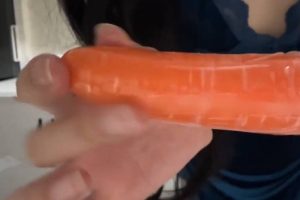 婉儿别闹《厨房的胡萝卜》被胡萝卜x到高潮（23.03.29~4）