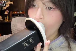 椰椰拿铁 紫色旗袍舔耳（25.09.01~1）