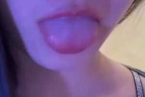 恰恰恰饭小斯 舔屏+亲亲+身体乳（26.03.11~1）